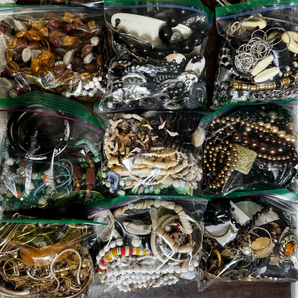 BULK VINTAGE JEWELRY 1950s-1990s!